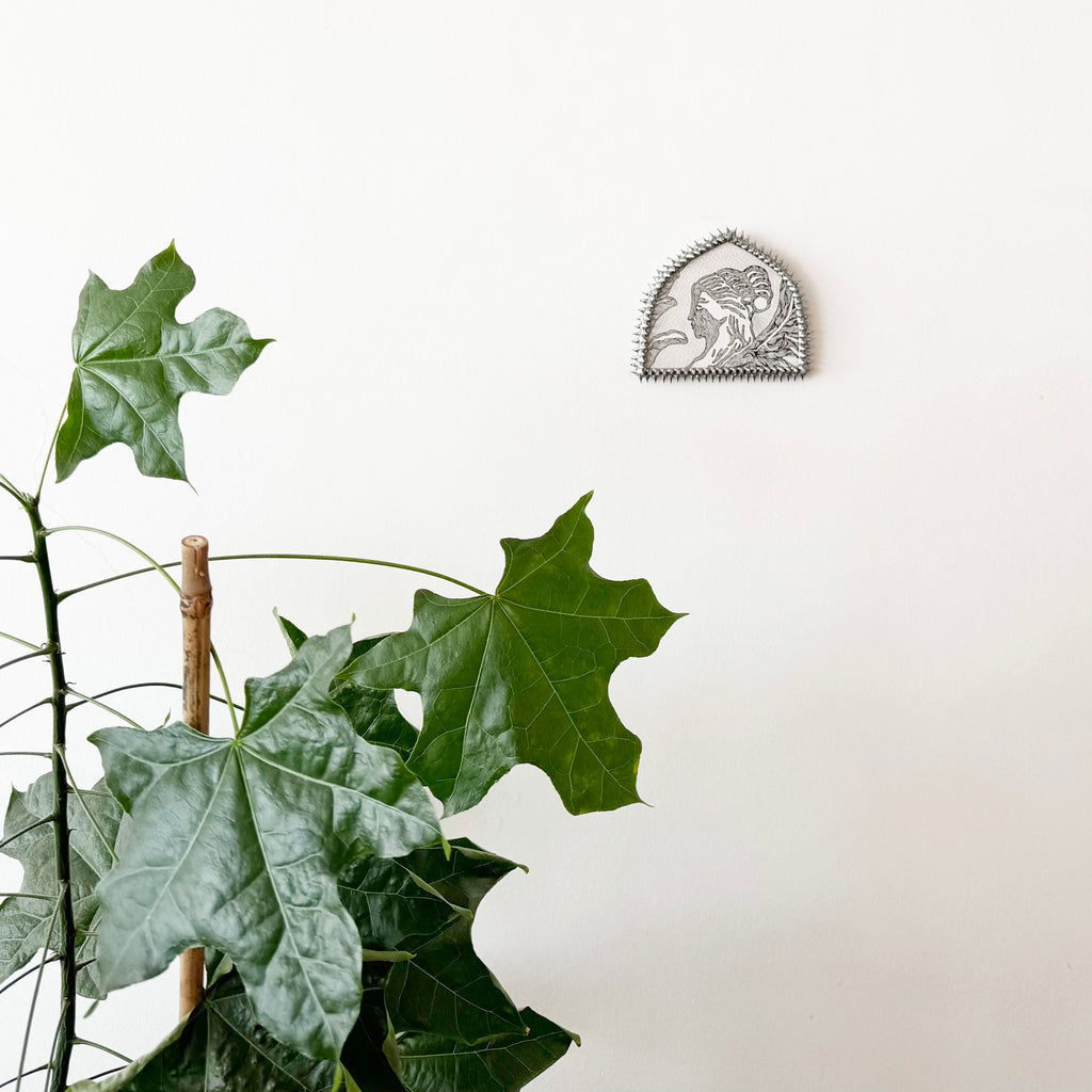 SPHINX GATE (Wall Charm)