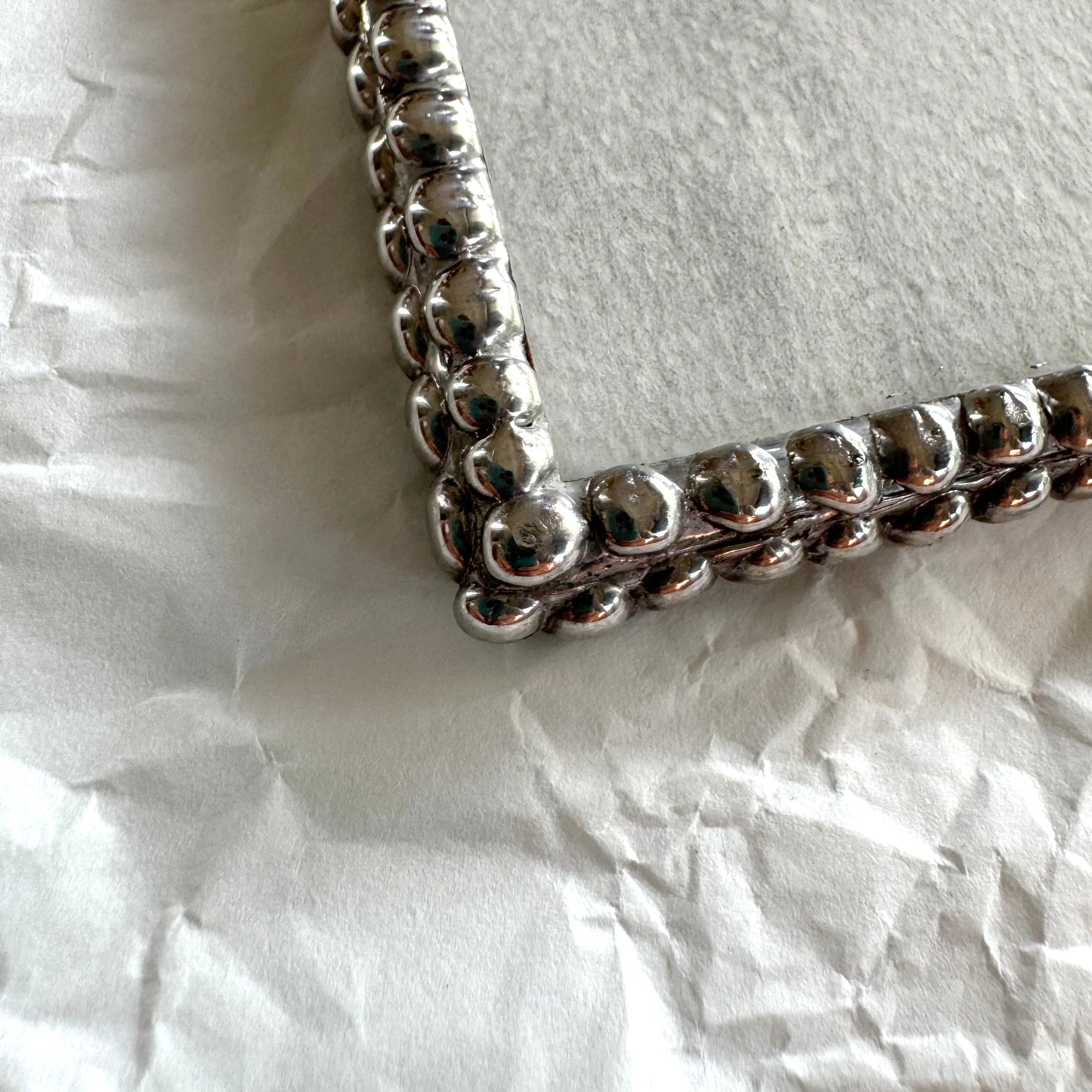 CHINESE VASE II (Wall Charm)