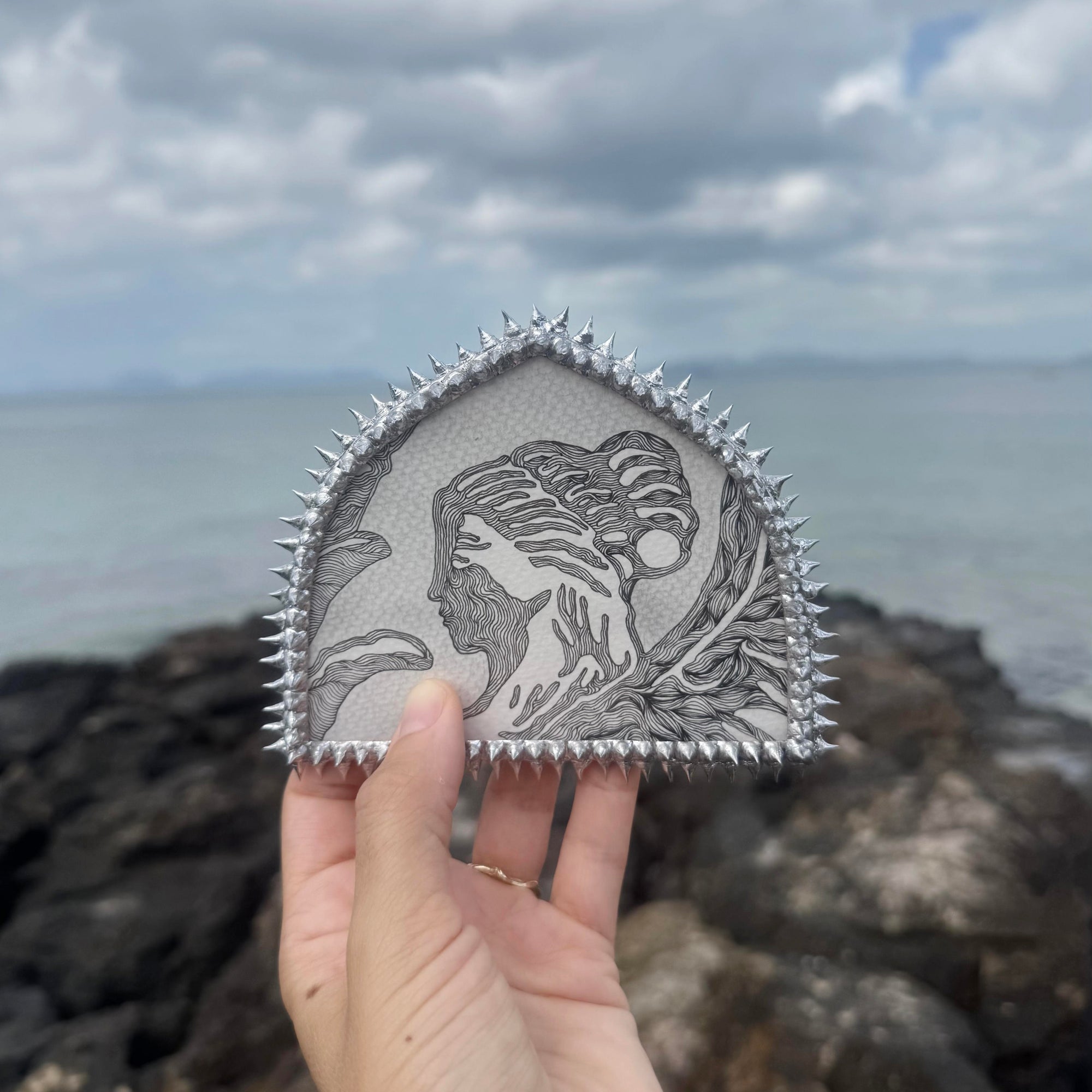 SPHINX GATE (Wall Charm)